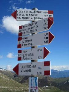 Welchen Weg sollen wir wandern? Der Monte Baldo zeigt uns verschiedene Möglichkeiten auf Welchen Weg sollen wir wandern? Der Monte Baldo zeigt uns verschiedene Möglichkeiten auf