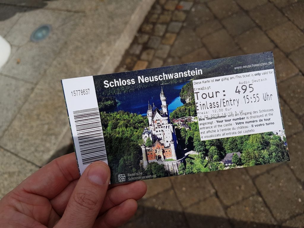 Die Besichtigung vom Schloß Neuschwanstein ist, wenn ihr in Füssen wandern geht, natürlich Pflichtprogramm! Die Besichtigung vom Schloß Neuschwanstein ist, wenn ihr in Füssen wandern geht, natürlich Pflichtprogramm!
