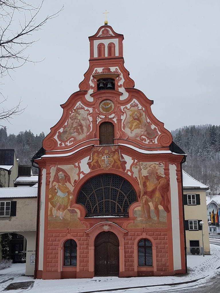 Die pittoreske Spitalkirche in Füssen ist auch ein beliebtes Fotomotiv!