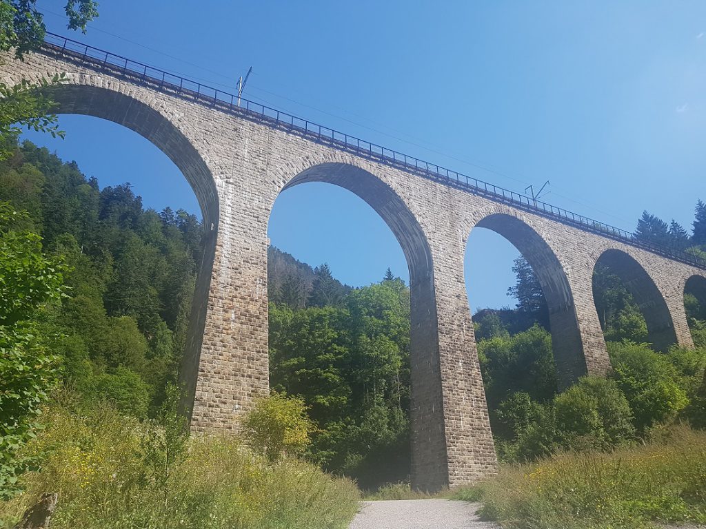 Viadukt als Eisenbahnbrücke