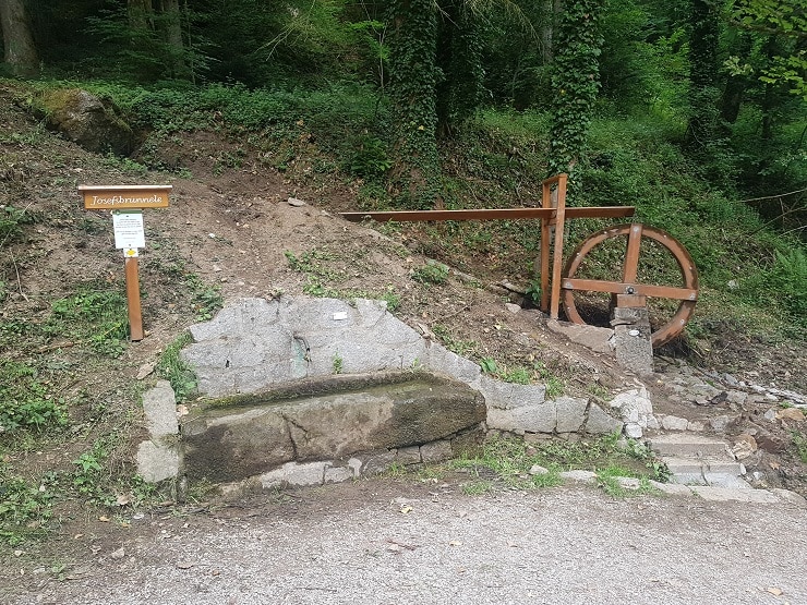 Brunnen mit Mühle
