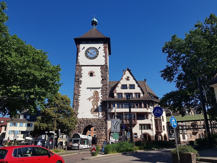 Schwabentor Freiburg als Ausgangsort vom Schwarzwald Querweg