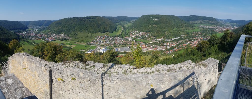 Panoramaaussicht von der Burgruine Hiltenburg