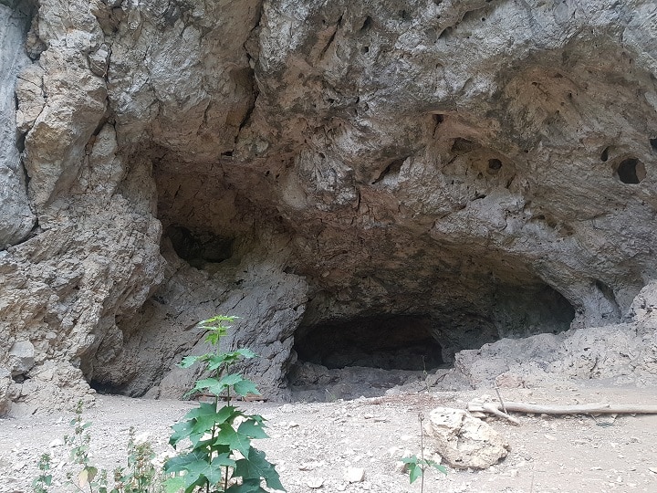 Blick in die Höhle "Große Grotte" in Blaubeuren