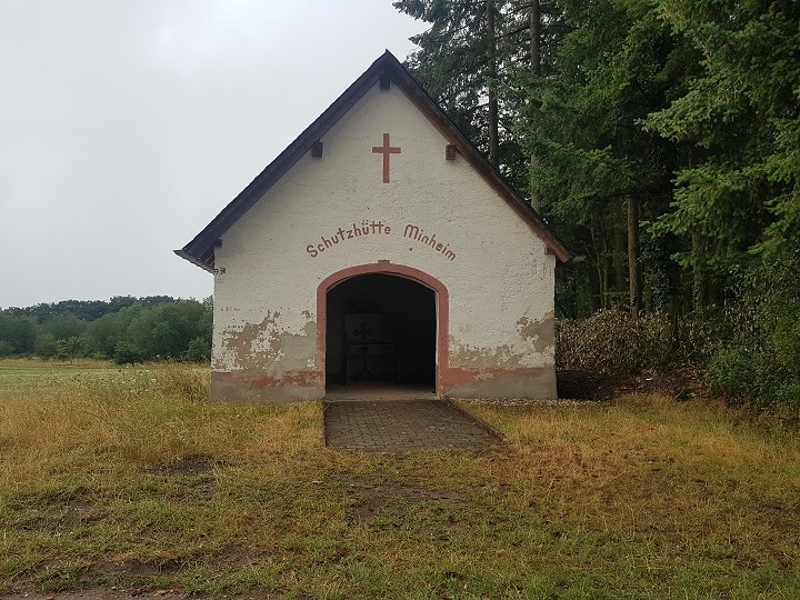 Schutzhütte Minheim auf dem Camino
