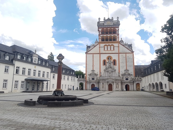 Benediktinerabtei als Ziel vom Mosel Camino in Trier