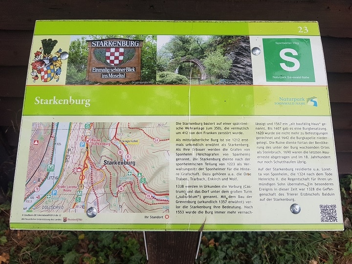 Informationstafel am Wanderweg zur Starkenburg