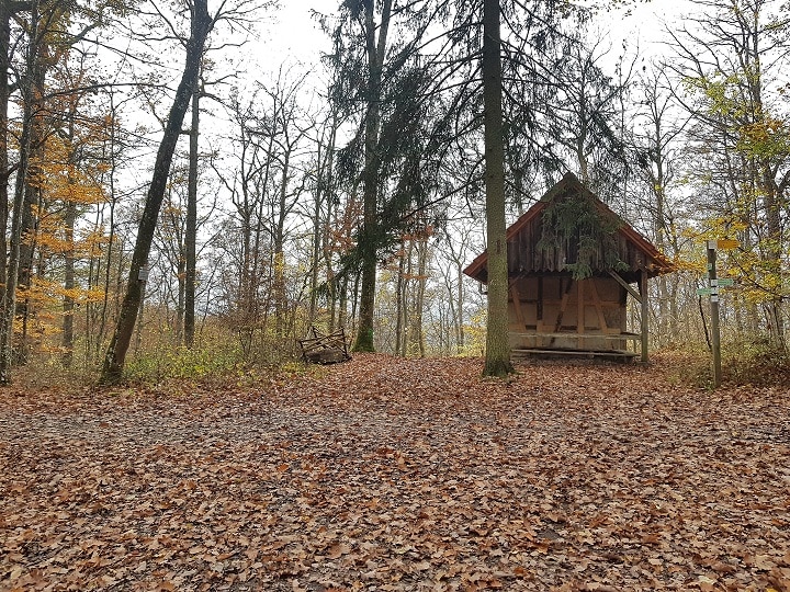Kleine Hütte am Wanderweg