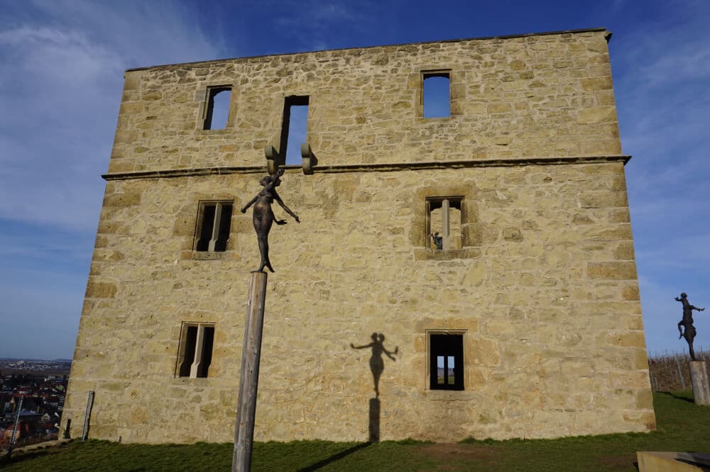 Fassade von alter Burgruine