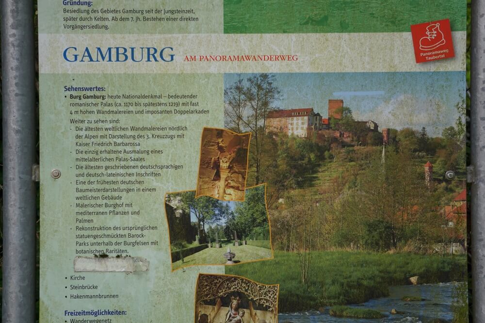 Hinweistafel zur Burg Gamburg