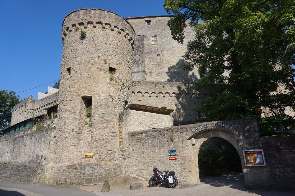 Eingang zur Burg Guttenberg