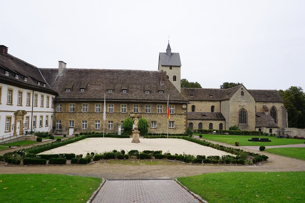 Möglichkeit der Einkehr im Schloss Gehrden beim Wandern in Brakel