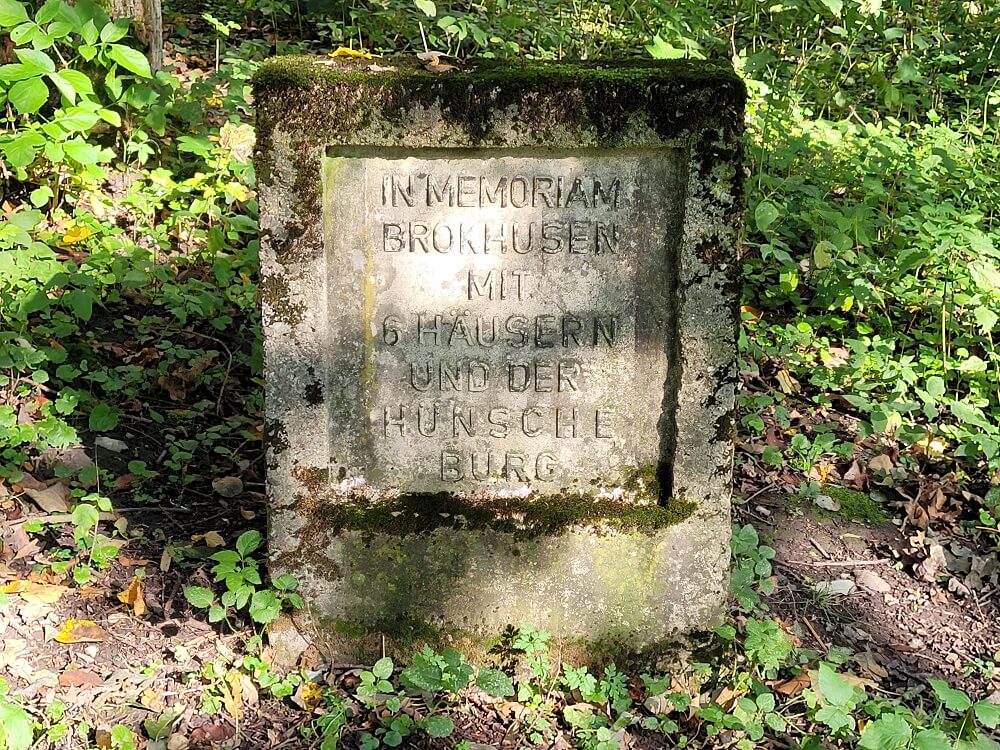 Gedenkstein für die ehemalige Gemeinde Brokhusen