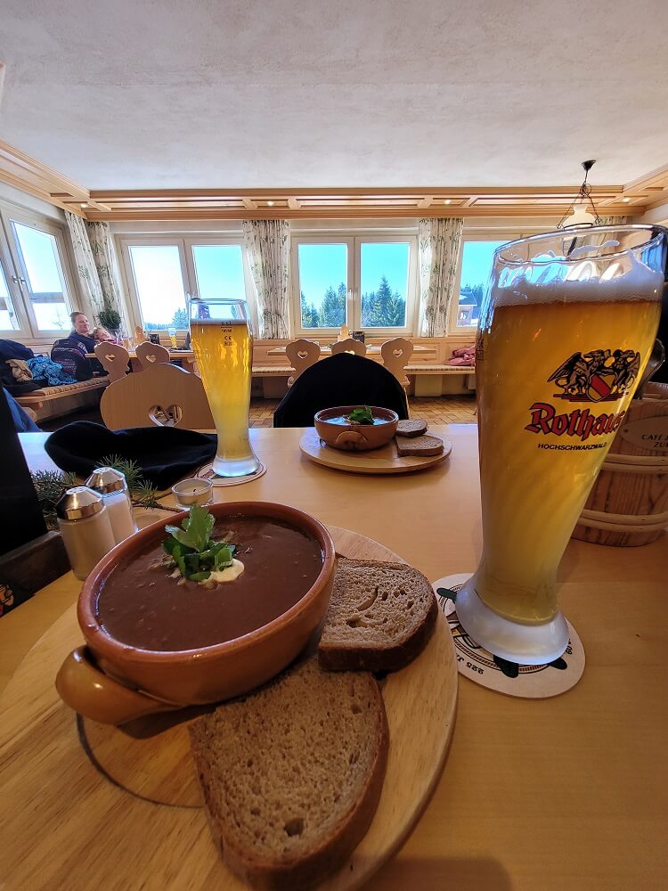 Essen und Trinken in Todtnauer Hütte