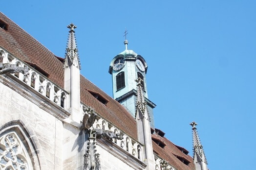 Glockenturm mit Uhr vom Münster Schwäbisch Gmünd