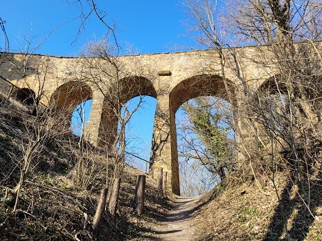Kleiner Viadukt zur Burgruine Hohenrechberg