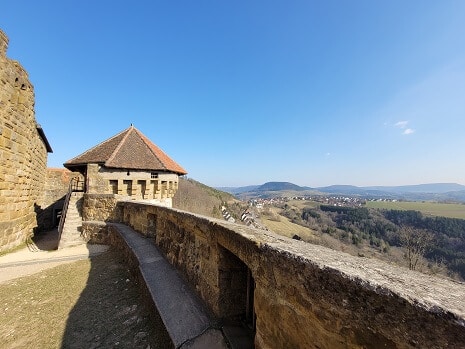 Blick von der Burg Hohenrechberg auf das Hinterland