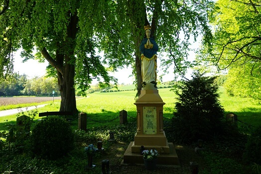 Statue Blaue Madonna