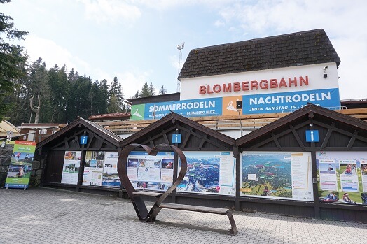 Informationstafeln zur Blombergbahn und Blomberg