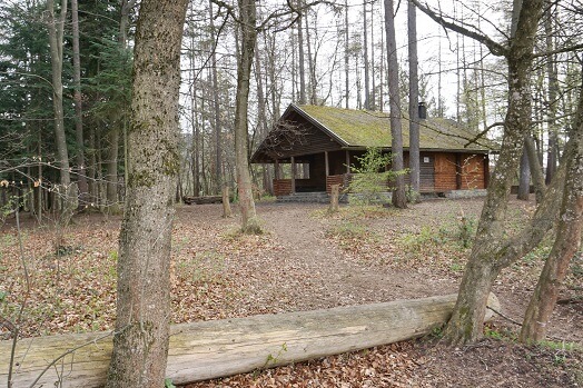 Hütte in Wald an Olgahöhe