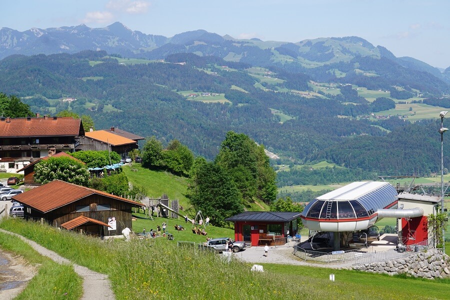 Bergstation der Hocheckbahn und Bergasthaus
