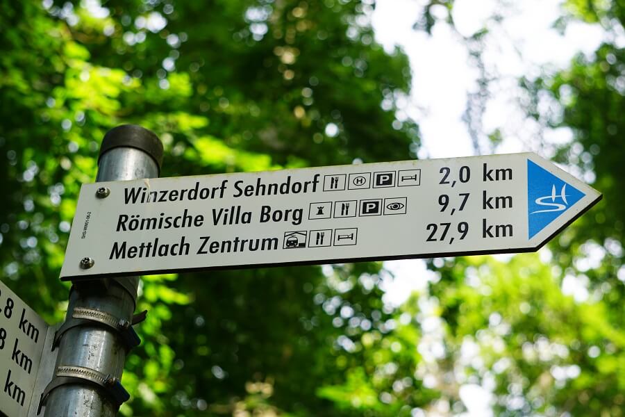 Wegweiser auf dem Saar-Hunsrück-Steig