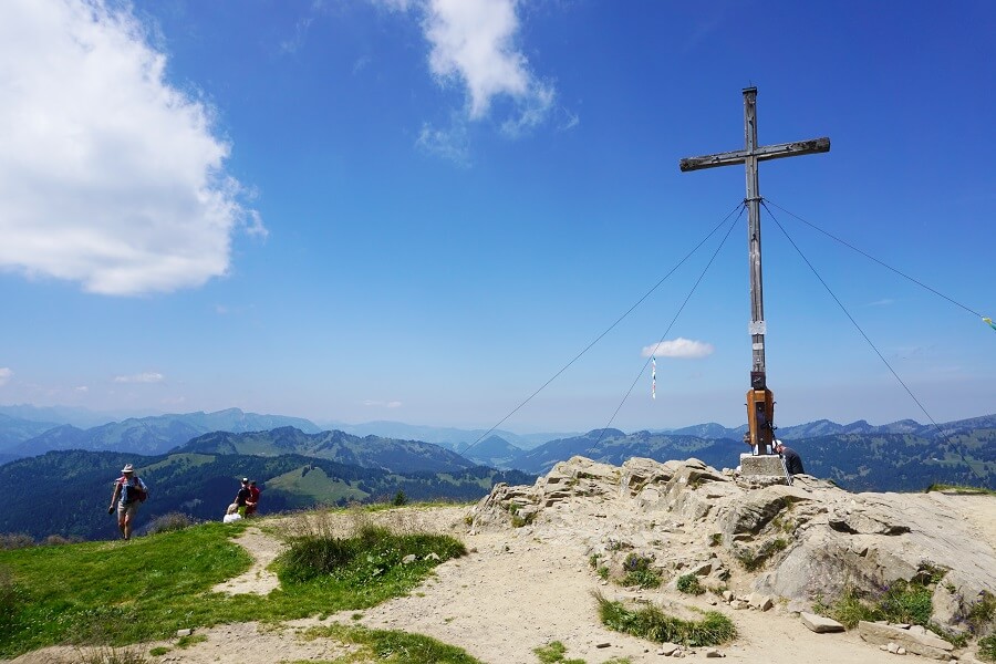 Gipfelkreuz mit Panorama-Aussicht