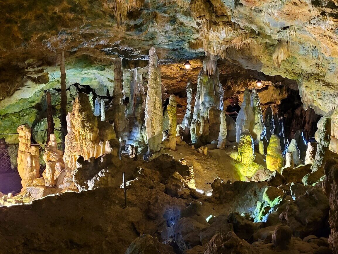 Stalagmiten in Höhle