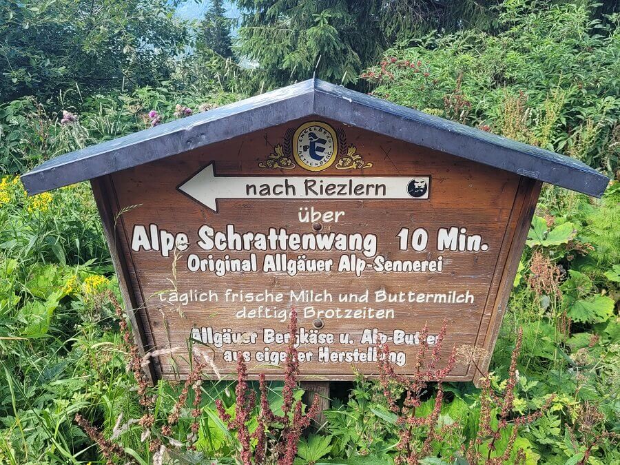 Wegweiser zur Alpe Schrattenwand am Söllereck