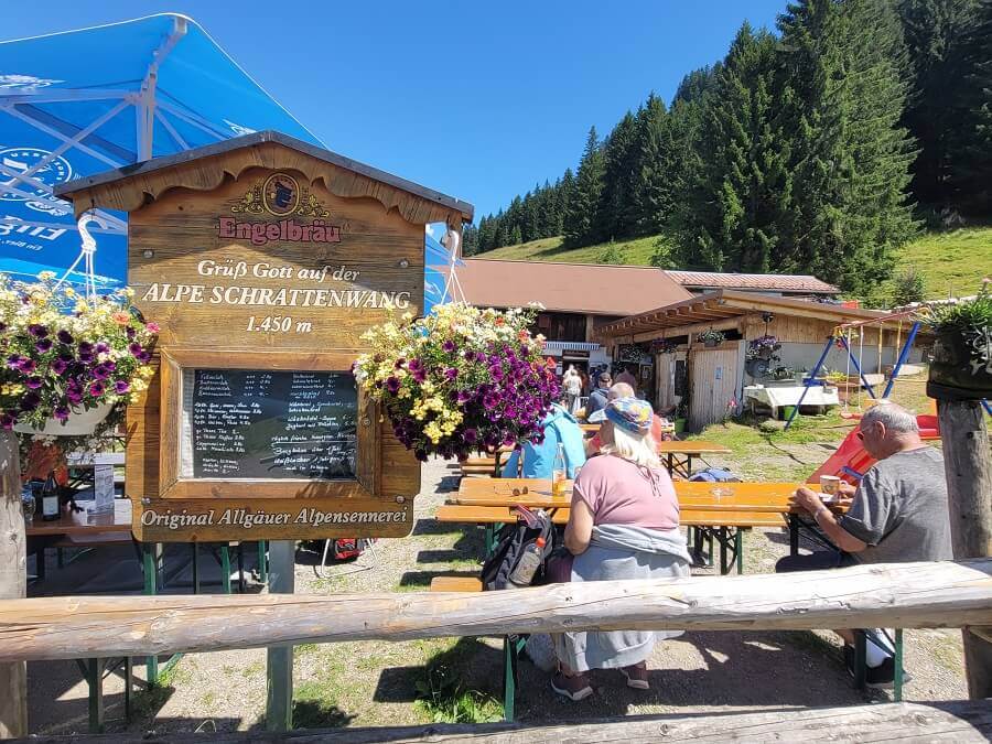 Biergarten der Alpe Schrattenwang
