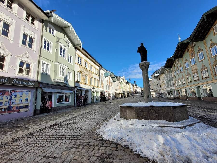 Innenstadt von Bad Tölz im Winter