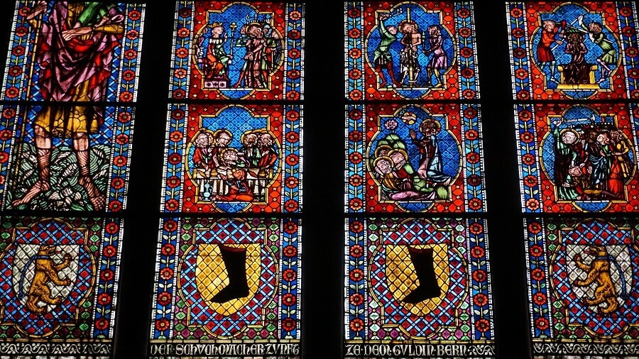 Kirchenfenster im Münster Freiburg