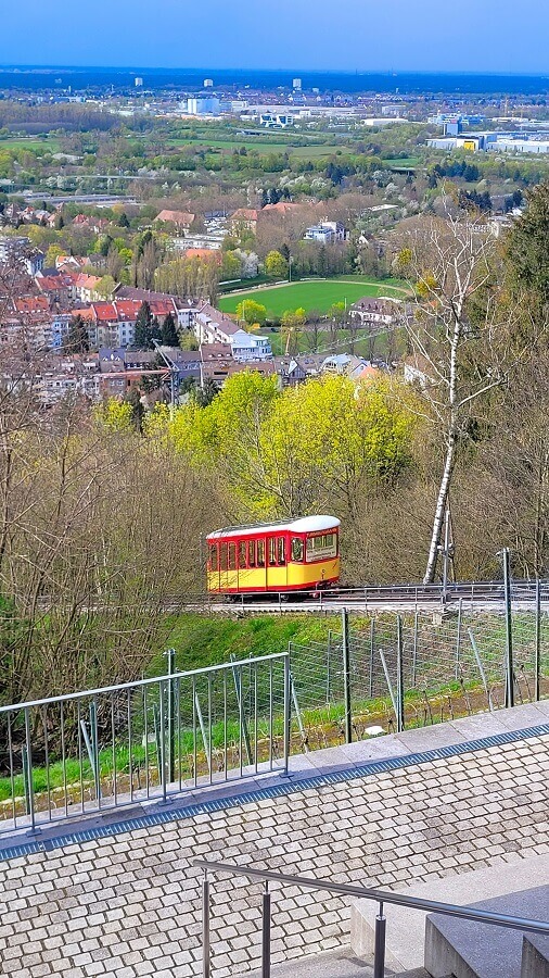 Waggon der Turmbergbahn Karlsruhe