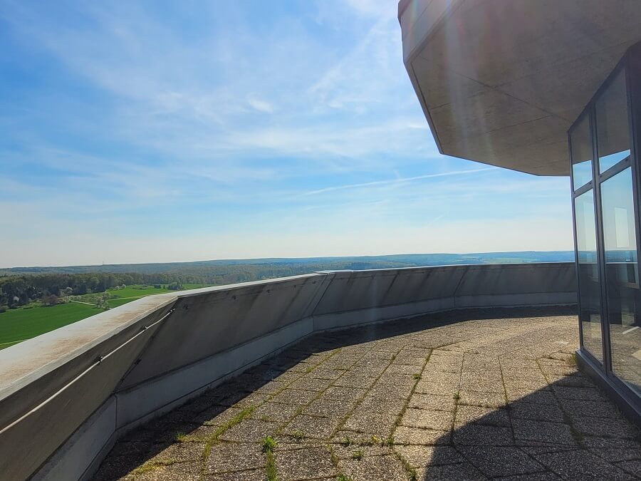 Aussichtsplattform von einem Wasserturm mit schöner Aussicht