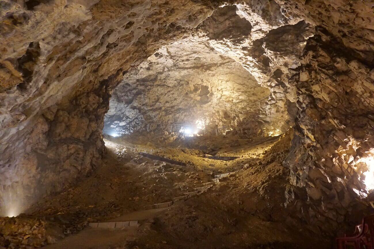 Höhle in der Schwäbischen Alb