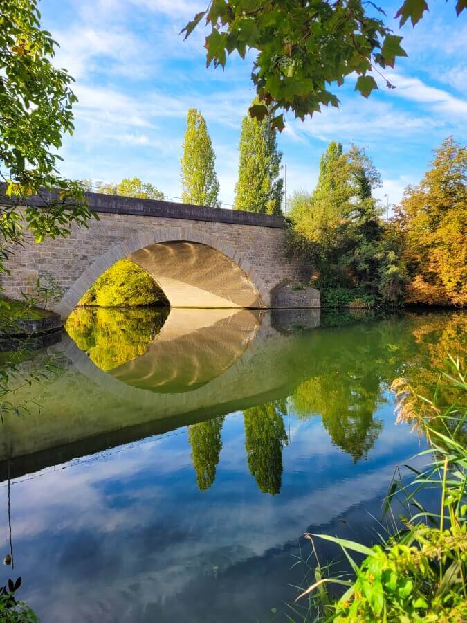 Brücke über einen Fluss