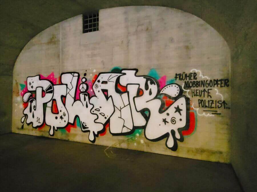 Graffiti in einem Munitionsbunker