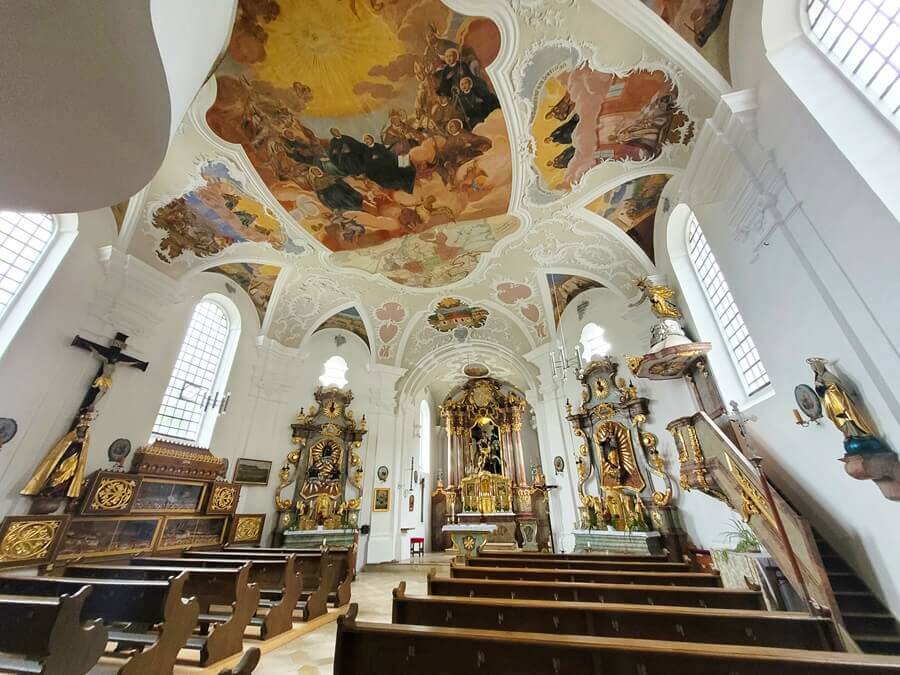 Wallfahrtskirche "Zu den drei elenden Heiligen" Innenraum einer Kirche