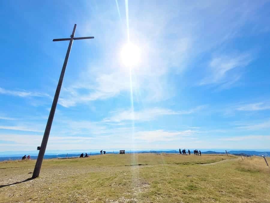 Das Gipfelplateau vom Herzogenhorn: In alle vier Himmelsrichtungen könnt ihr hier tolle Aussichten genießen.